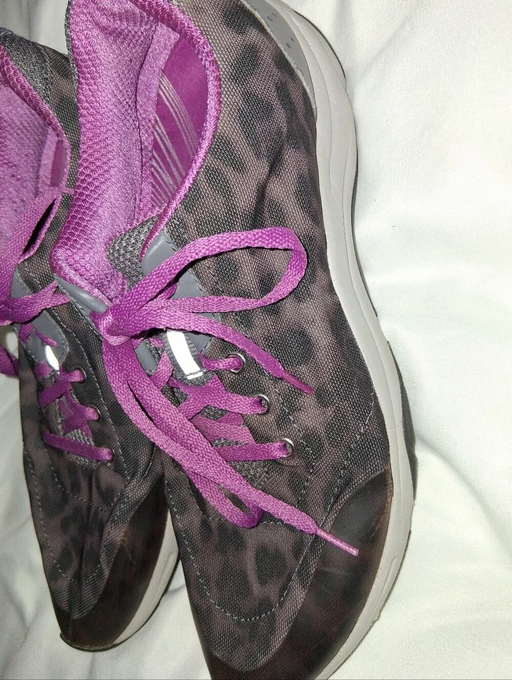 Vionic Women's Purple Leopard-Print Sneakers